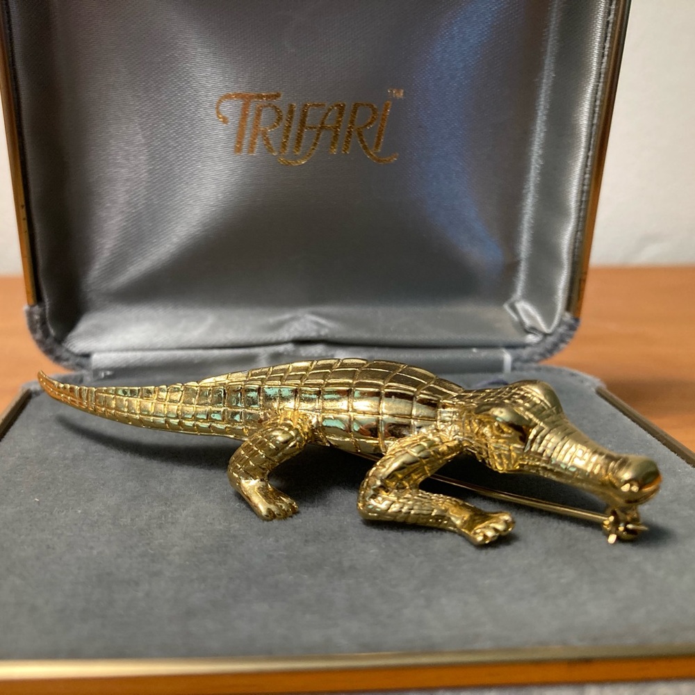 Gator 🐊 VINTAGE Figurine Brooch Pin Trifari University of Florida alliga…